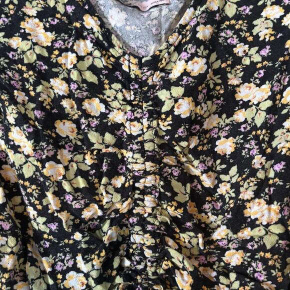 Black Floral Crop Top Shirt Adjustable Ruffle Hem Lightweight Summer Style - Picture 6 of 8